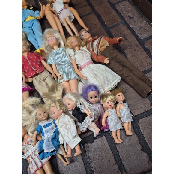 Vintage Barbie Lot With Extras - Picture 4 of 5